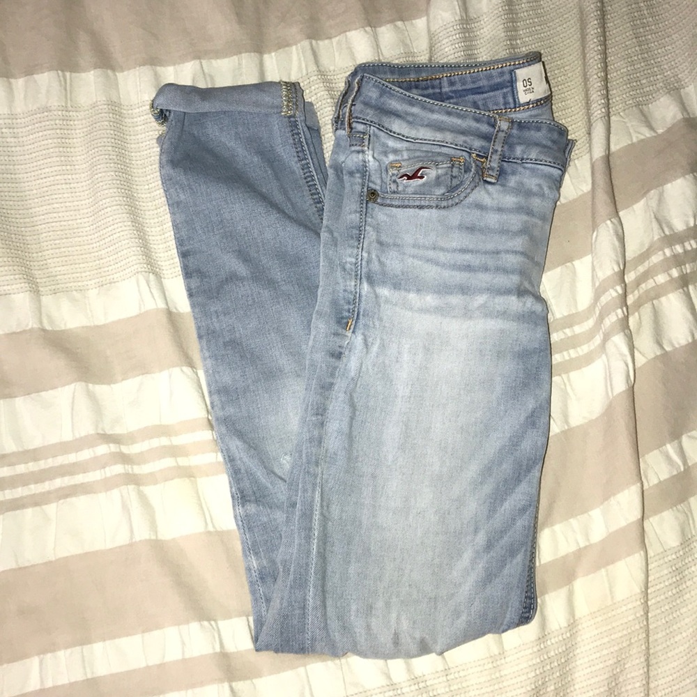 4 for $25| hollister light blue ripped jeans